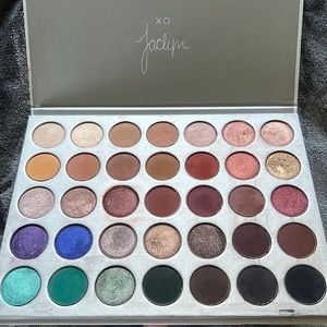 Jaclyn Hill Palette